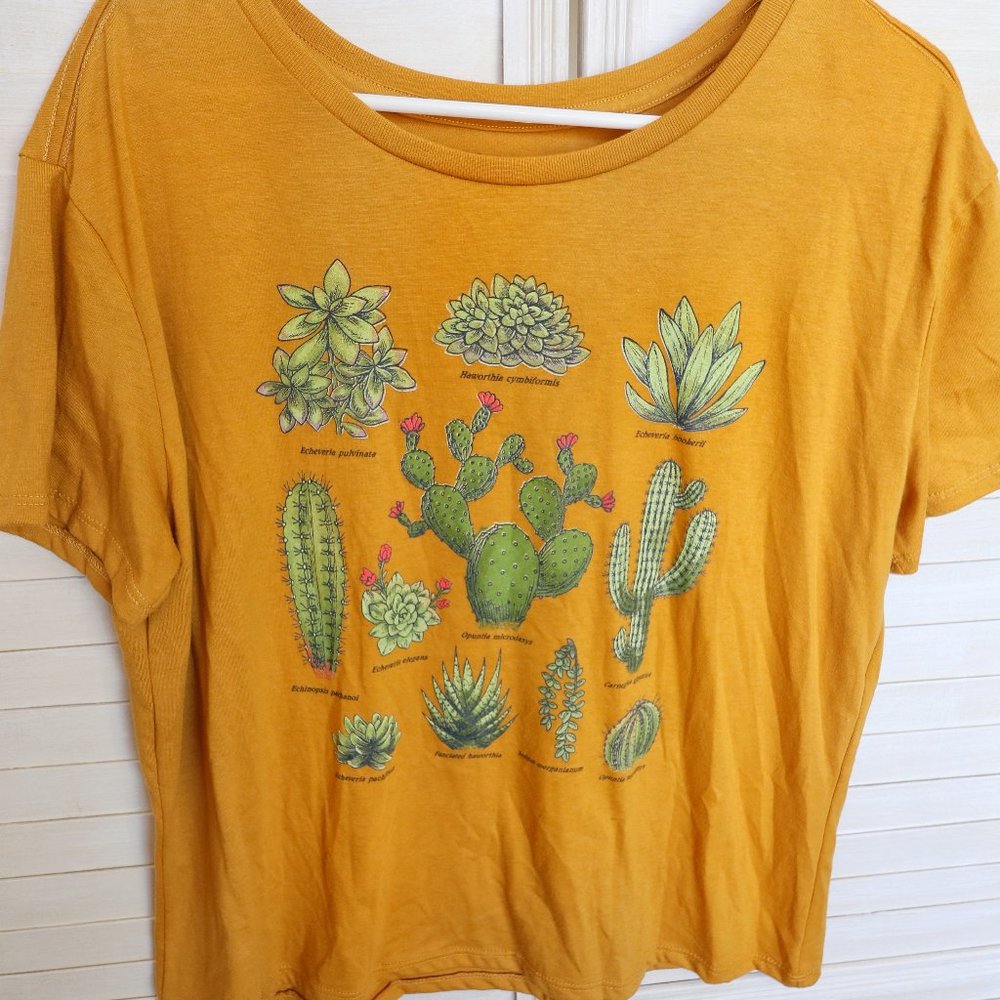 Woman's tee
